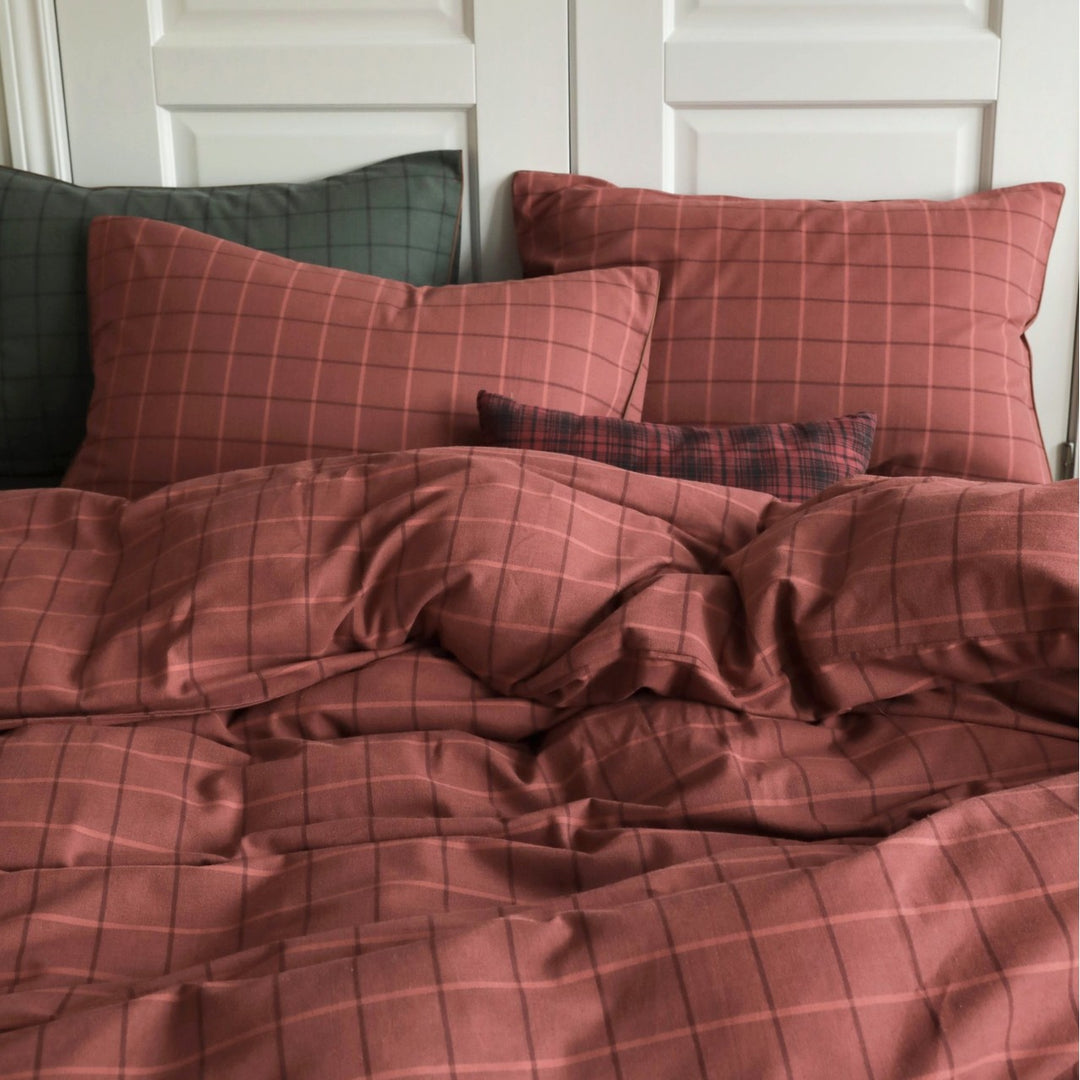 Bedding set made of cotton satin with fine check pattern and extra-soft finish