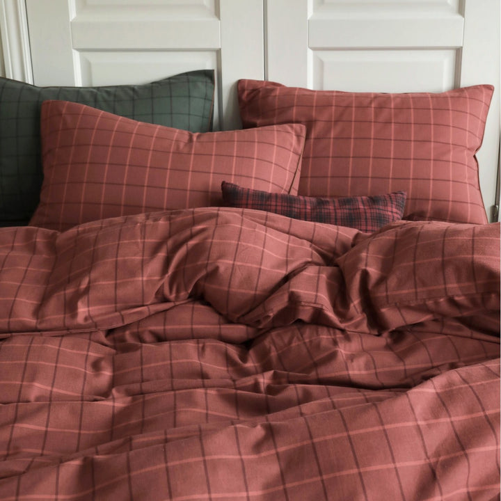 Bedding set made of cotton satin with fine check pattern and extra-soft finish