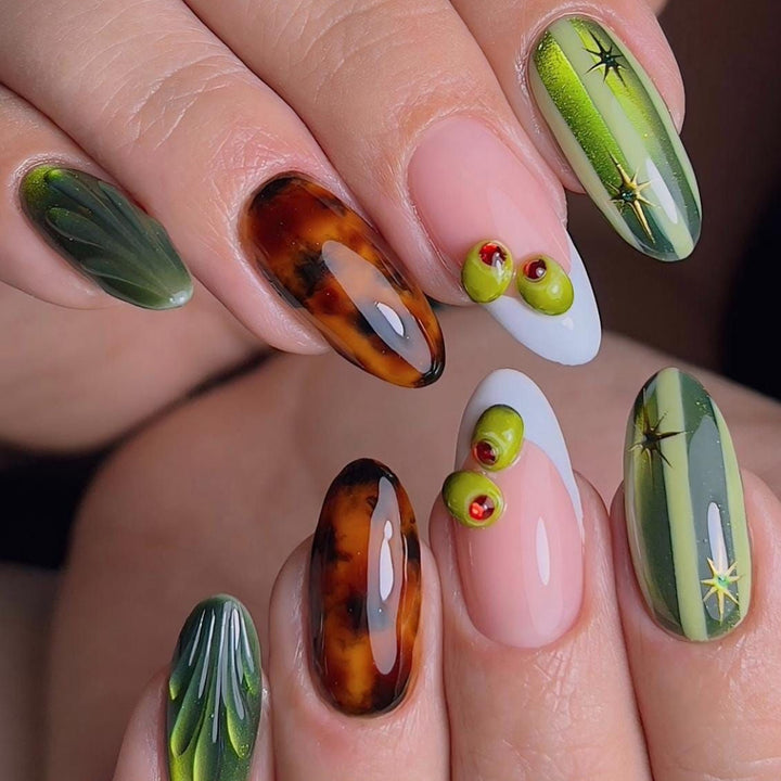 Artificial nails with exclusive spring design Bowlift