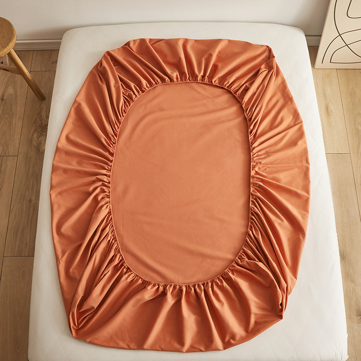 Fitted sheet made of breathable cotton blend with elastic all around