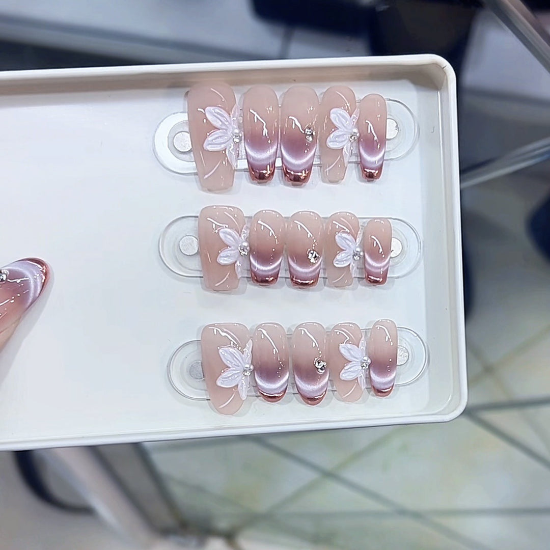 Floral-Inspired Press-On Nail Set Bowlift