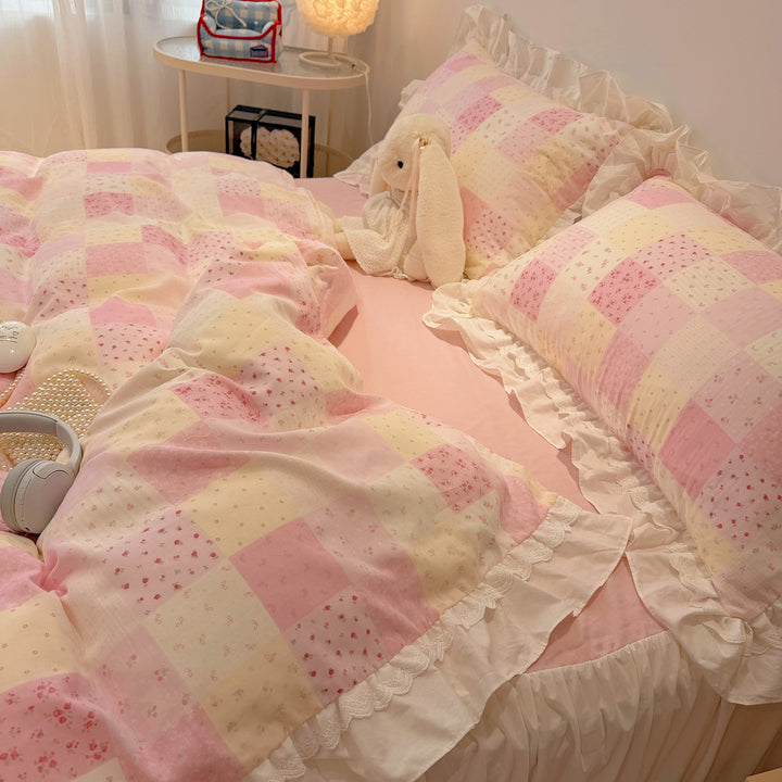 Luxurious cotton bedding set with ruffle and delicate floral print