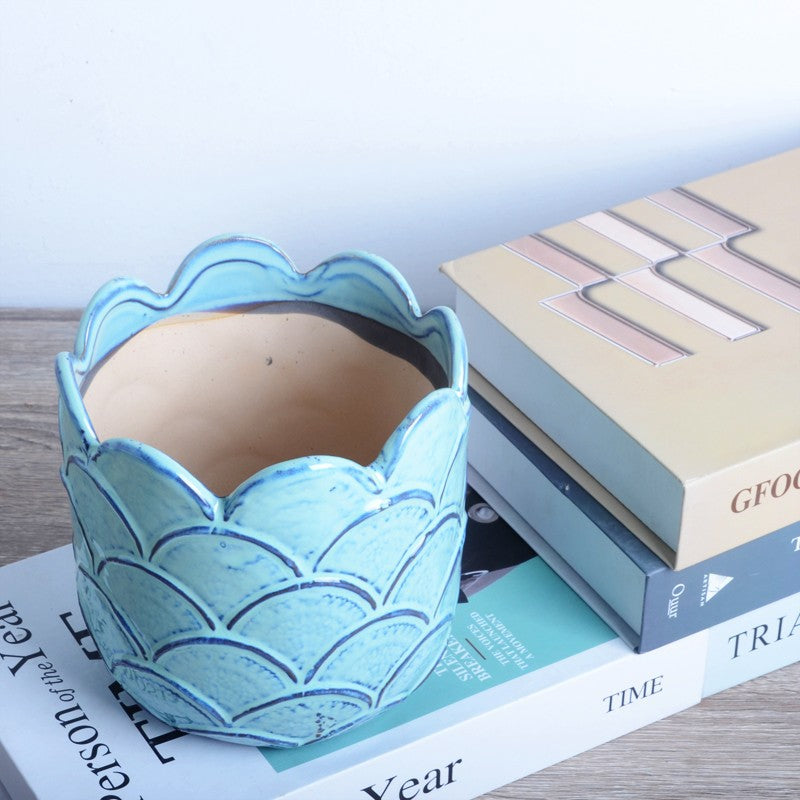 Decorative ceramic pot with sculptural design Bowlift