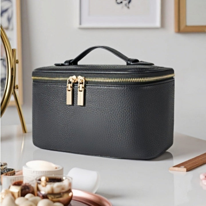 Stylish and Spacious Cosmetic Bag Bowlift