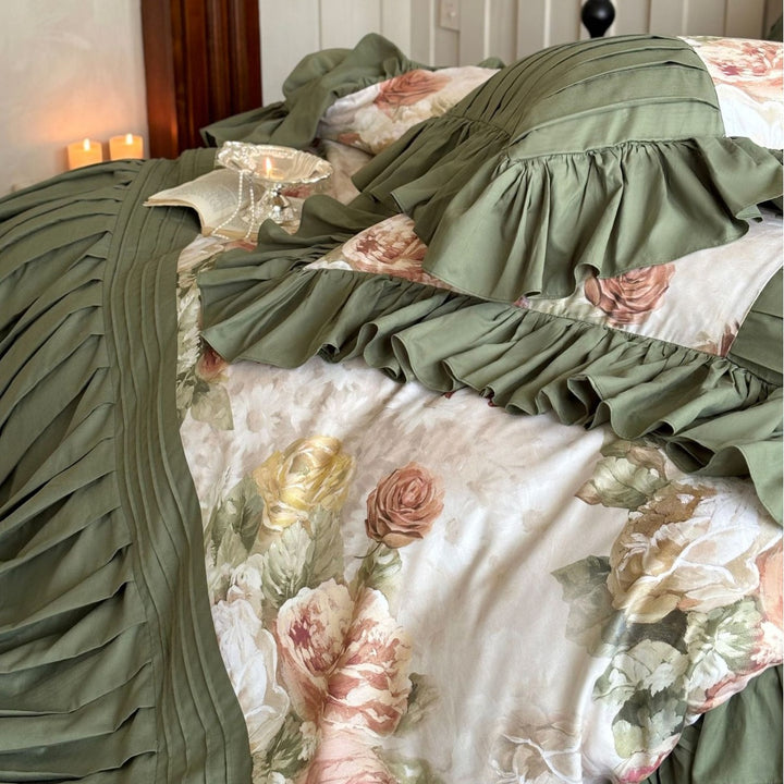Luxurious pleated bedding set with ruffles and floral pattern
