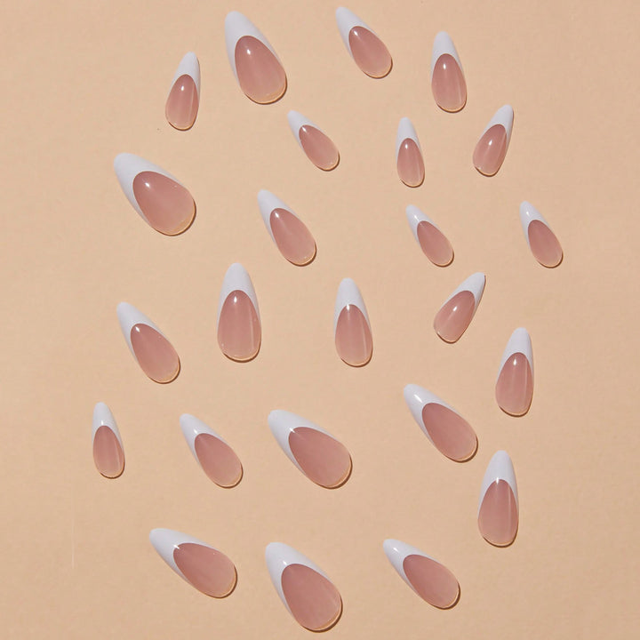 Artificial nail set with elegant pointed shapes Bowlift