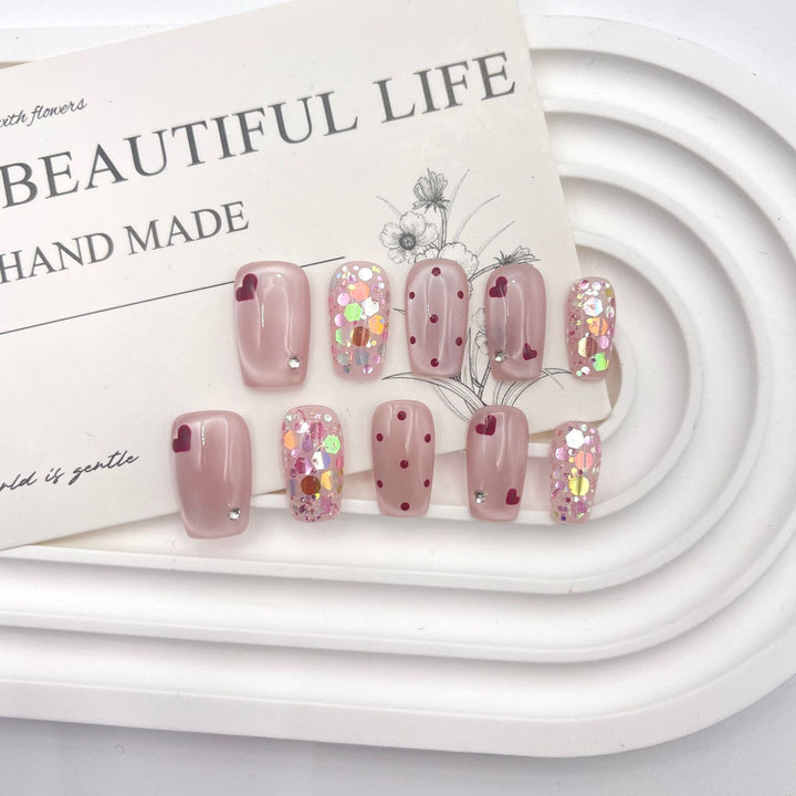 Artistic Press-On Nail Art Set with Heart and Glitter Design