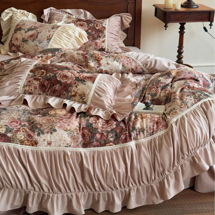 Romantic vintage bedding set with ruffles and rose pattern