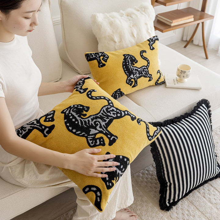 Decorative cushion with leopard pattern