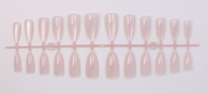 Artificial nail set with shimmering designs Bowlift