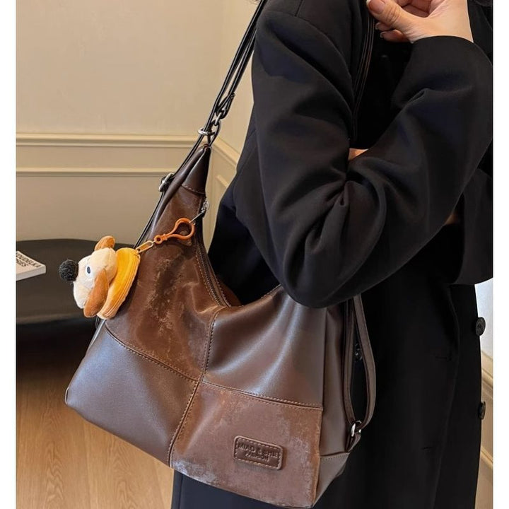 Elegant Multi-Compartment Hobo Bag Bowlift
