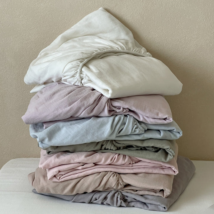 Romantic ruffled bedding set with pillowcases and fitted sheets