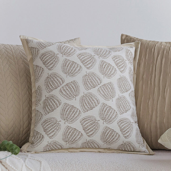 Square quilted pillowcase with cable pattern quilting and soft microfiber surface Bowlift