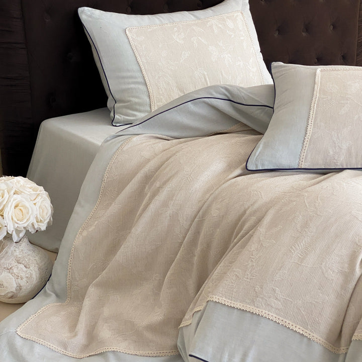 Luxurious linen bedding set with fine piping