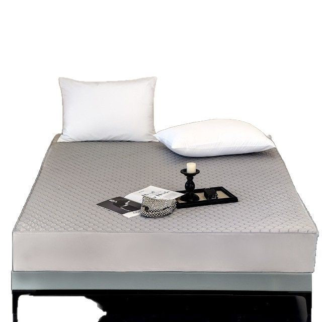 Quilted mattress protector with elastic all around and waterproof breathable protective cover
