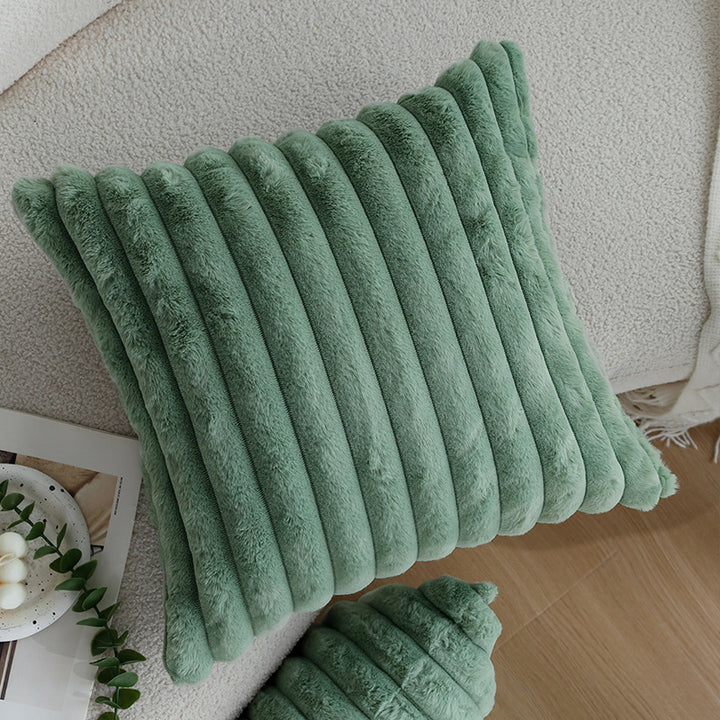 Square decorative pillowcase with stepped rib structure made of soft teddy plush Bowlift