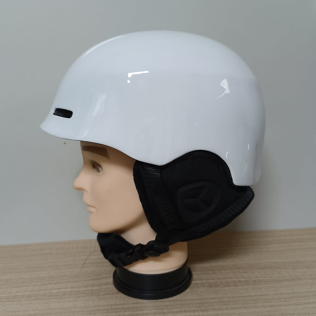 Protective Ski Helmet Bowlift