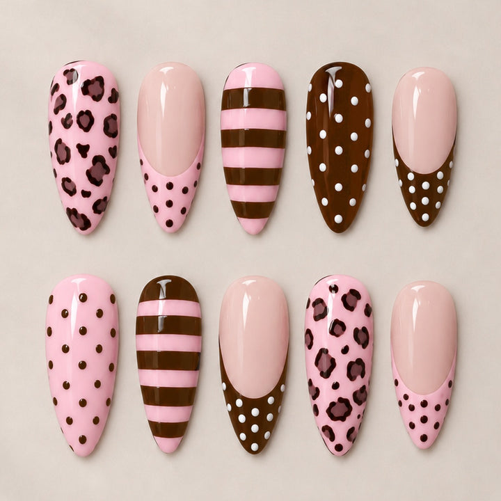 Nail set with stylish leopard and striped pattern Bowlift