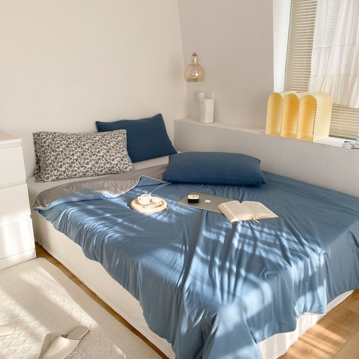 Light Reversible Summer Comforter with Cooling Microfiber Filling Bowlift
