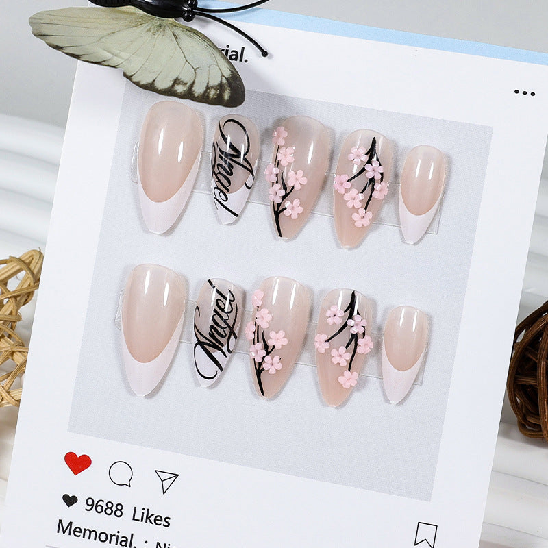 Artificial nails with delicate 3D flowers and elegant design Bowlift