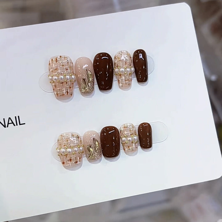 Elegant Pearl-Accent Press-On Nail Set Bowlift