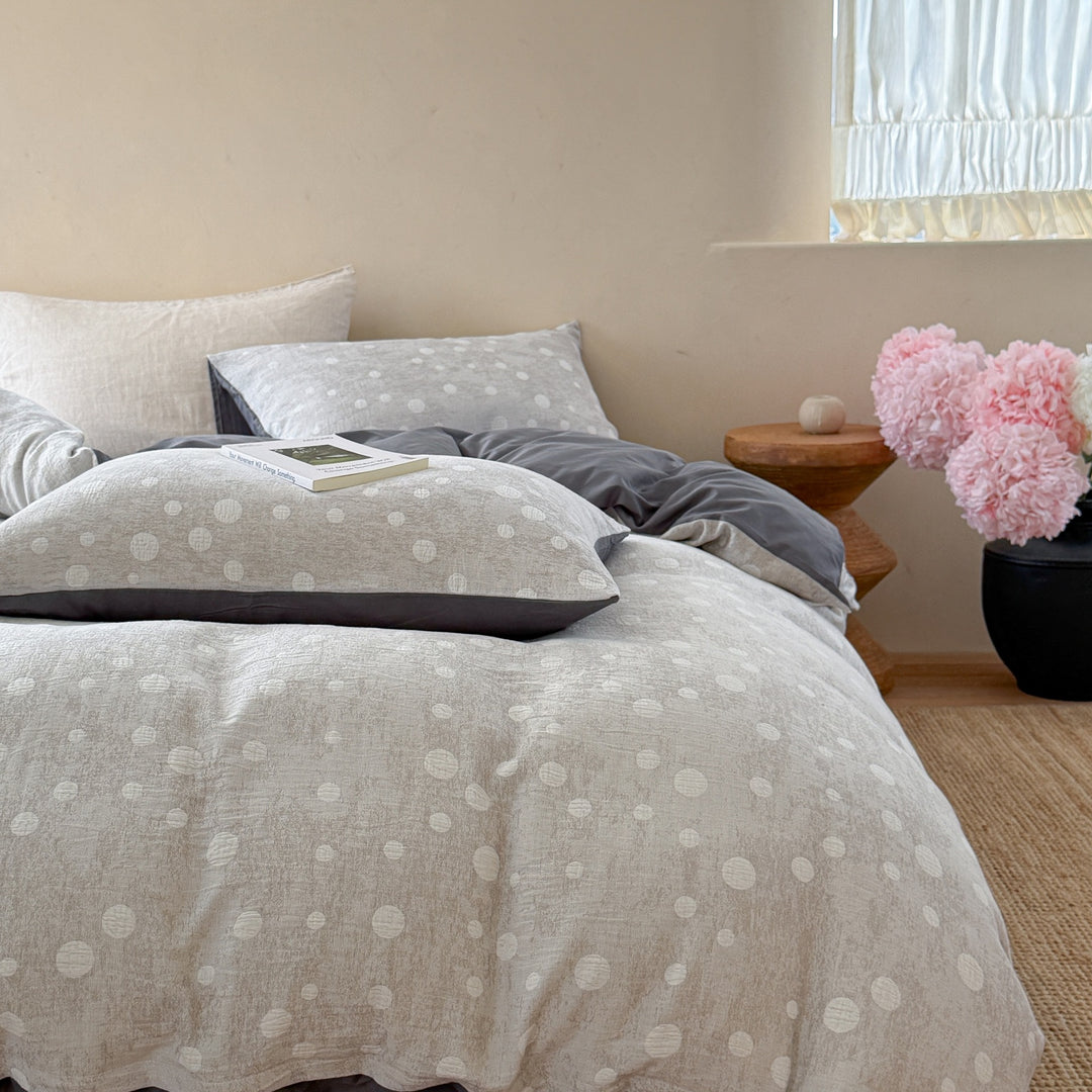 Textured Dot Cotton-Linen Duvet Cover Set with Quilted Finish