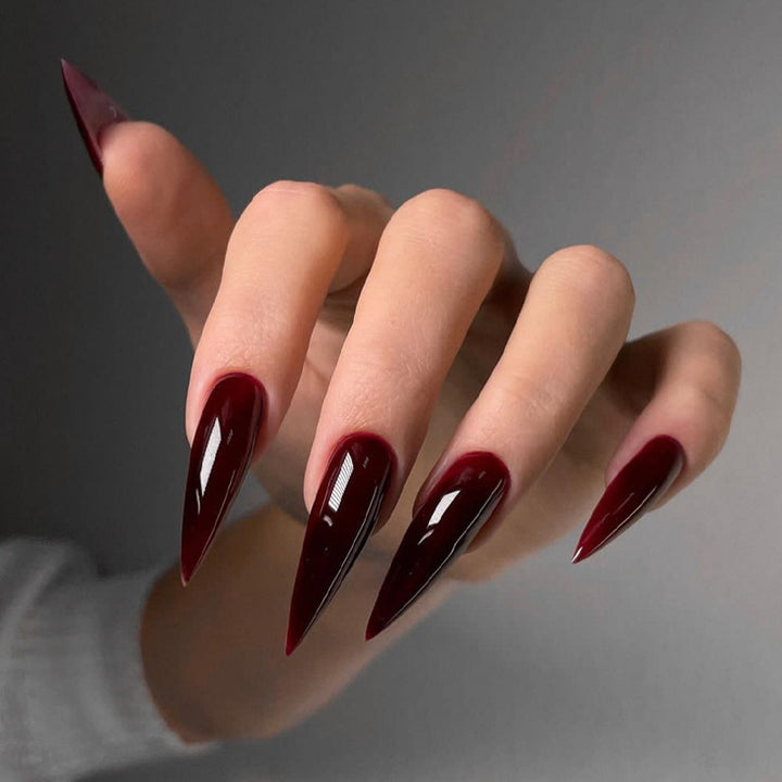 Artificial nails with pointed shapes Bowlift