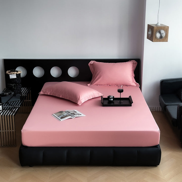 Luxurious fitted sheet set made of satin microfiber