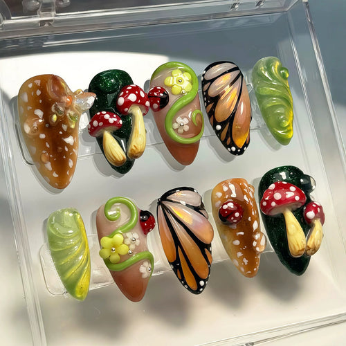 Artistic Nature-Inspired Press-On Nail Set