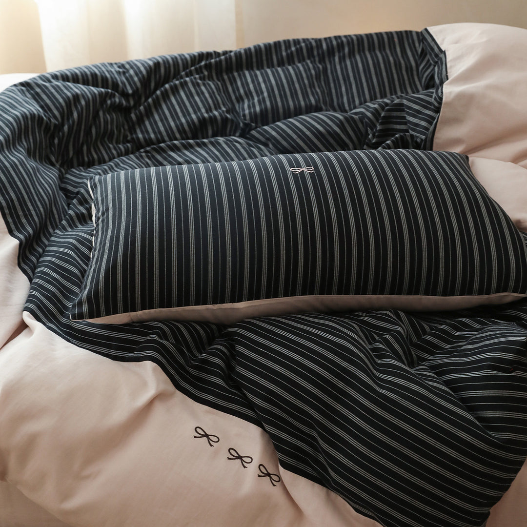 Gingham Reversible Duvet Cover Set with Embroidered Mushroom Appliqué