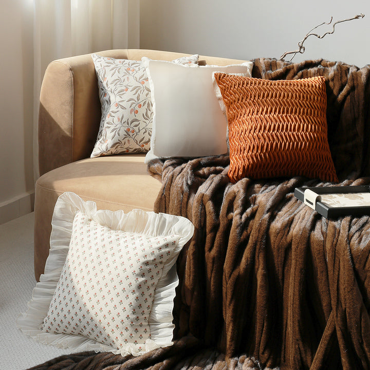 Elegant and luxurious decorative cushion