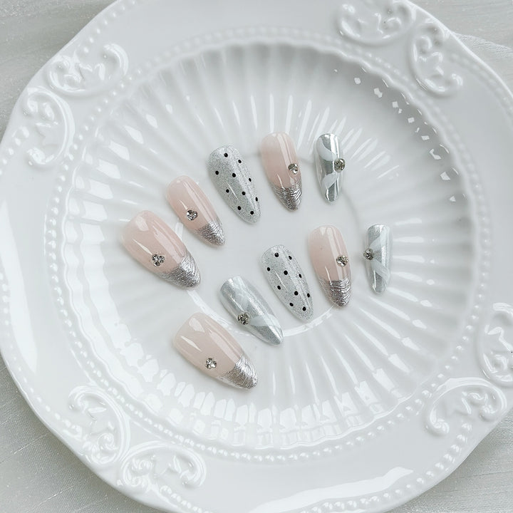 Decorative Press-On Nail Art Set with Silver and Polka Dot Designs