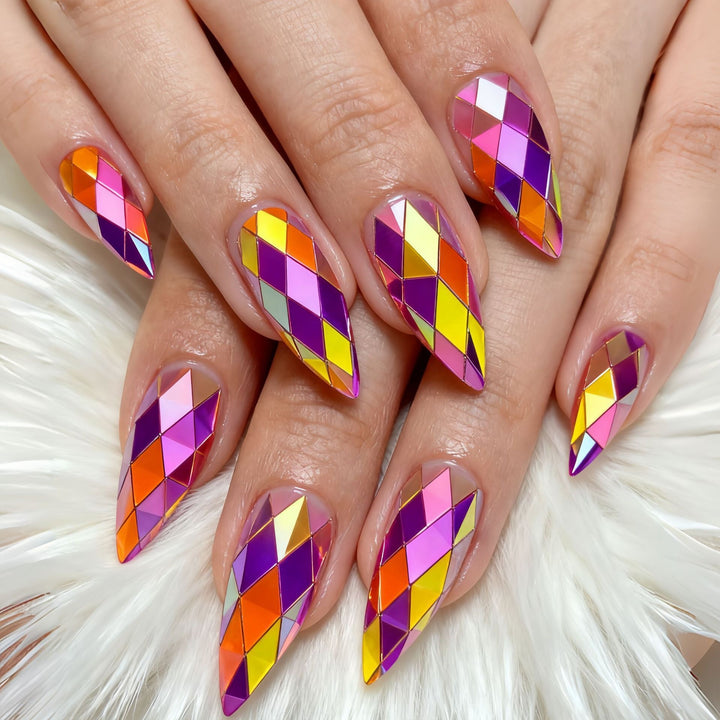 Shiny artificial nails Bowlift
