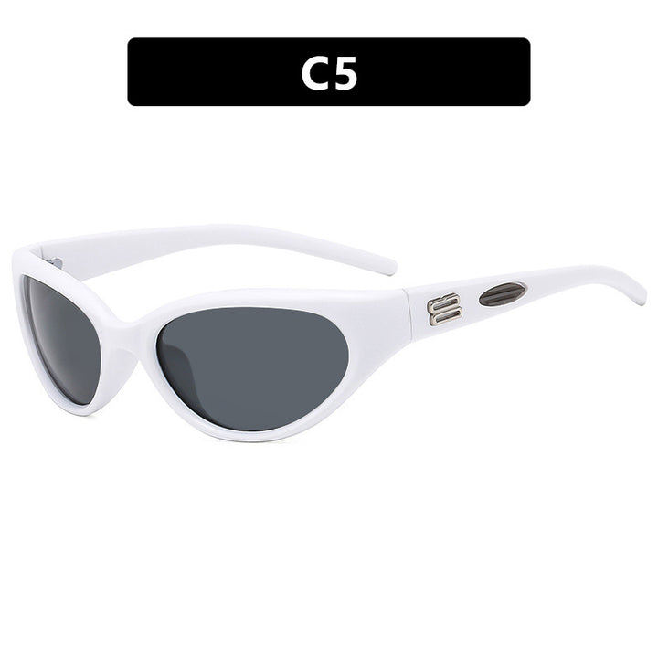Ladies extravagant sunglasses with curved design Bowlift