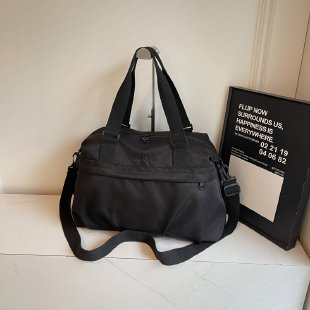 Stylish Multi-Functional Weekend Bag