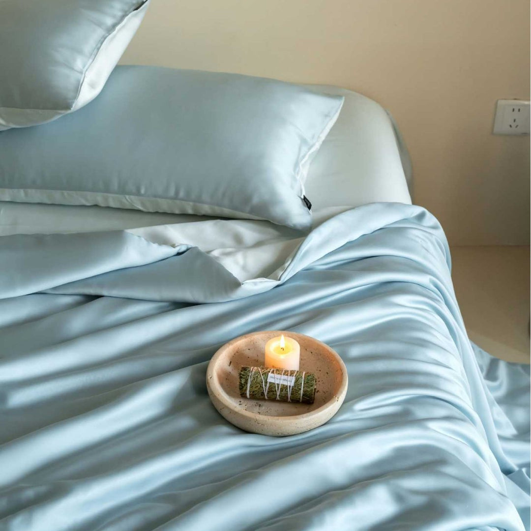 Satin bedding set with reversible function and silk-soft finish