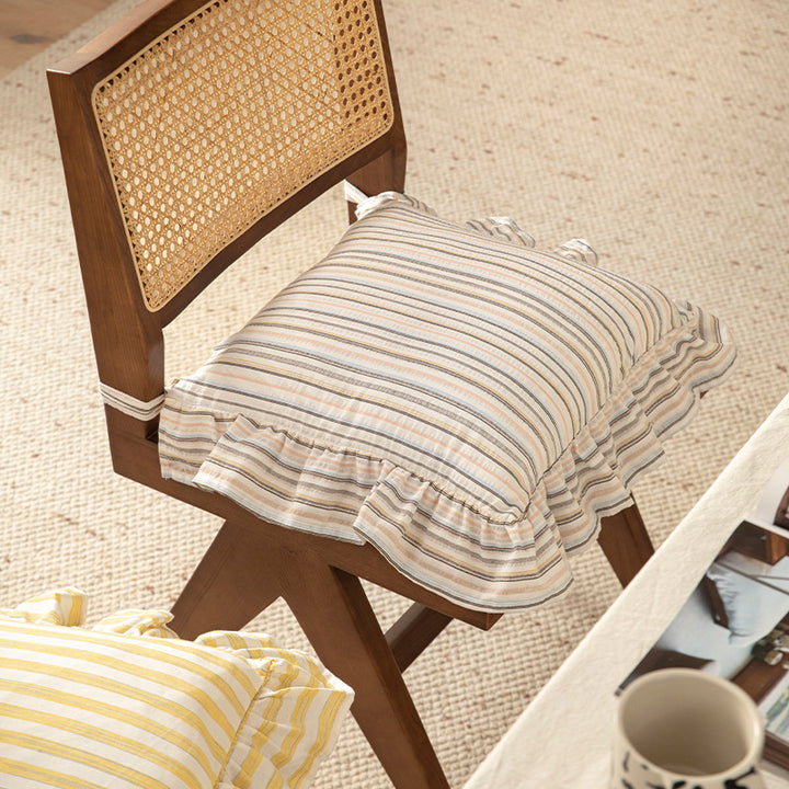 Padded chair cushion with ties and frill edge Bowlift