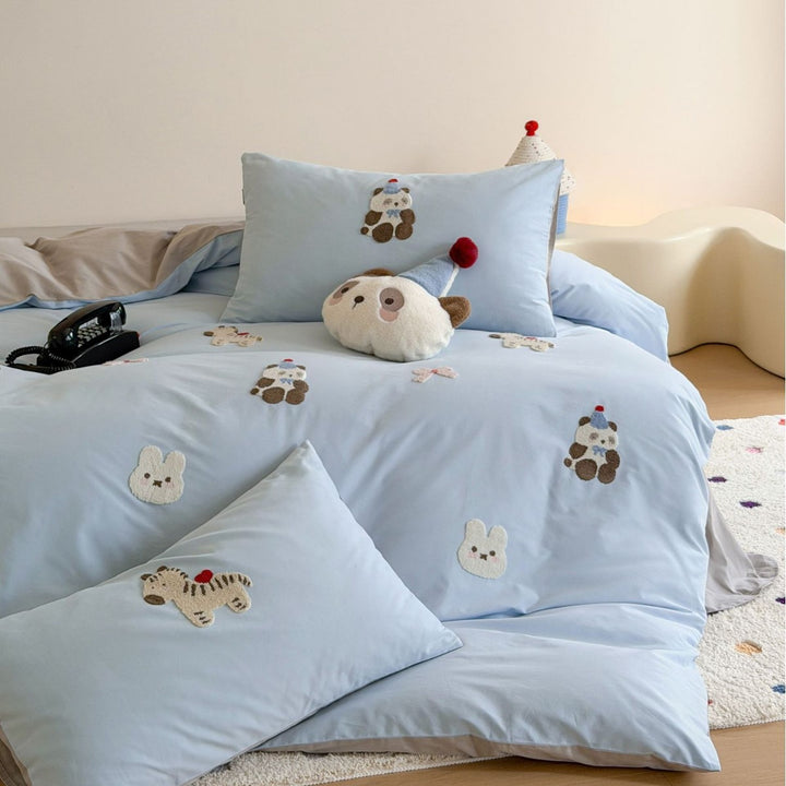 Bedding set with appliquéd cuddly rabbits, ruffle edge and soft cotton blend