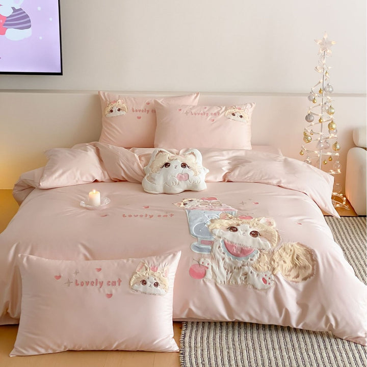Cute cotton satin bedding set with plush cat applique and reversible function