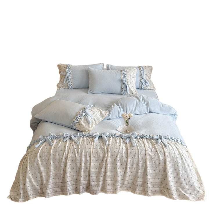 Romantic Ruffled Bedding Set in Vintage Style