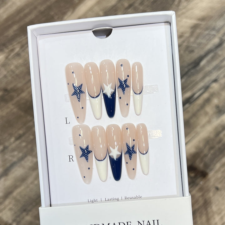 Artistic Star-Embellished Press-On Nails