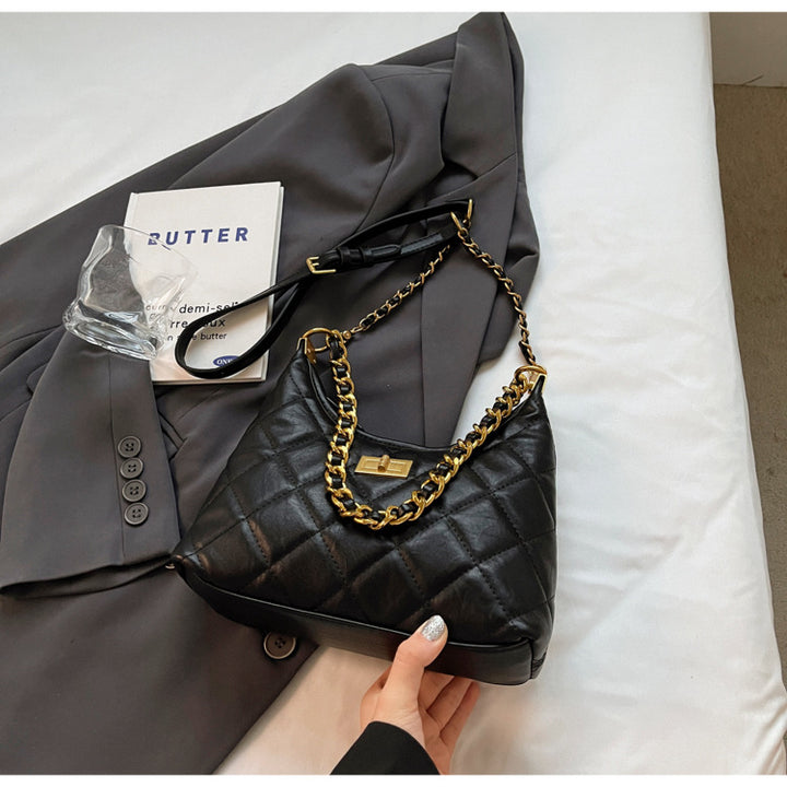 Elegant Quilted Shoulder Bag Bowlift