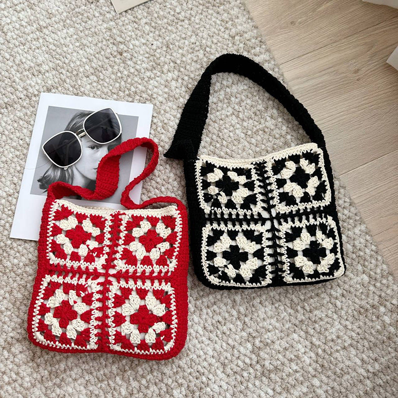Crocheted shoulder bag with folkloric design Bowlift