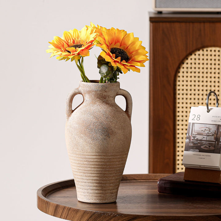 Handcrafted ceramic vase Bowlift