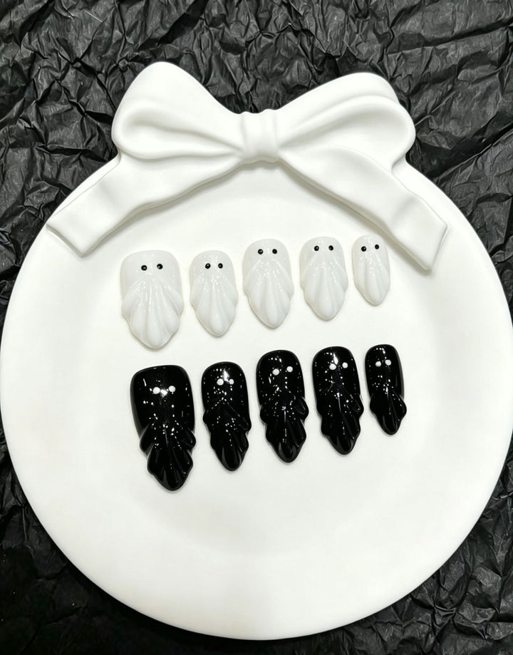 Playful Ghost-Themed Press-On Nail Set