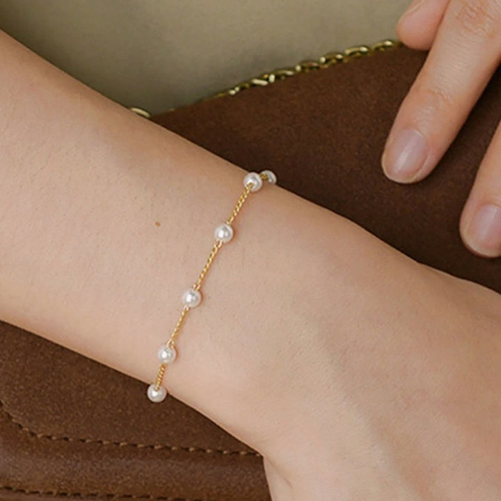 Elegant Pearl Accent Chain Bracelet Bowlift