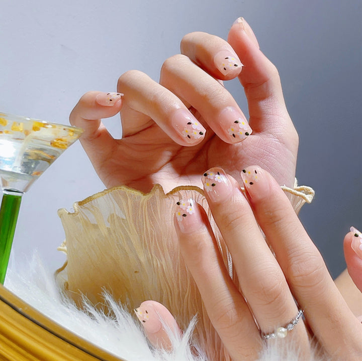 Floral Print Press-On Nails Kit