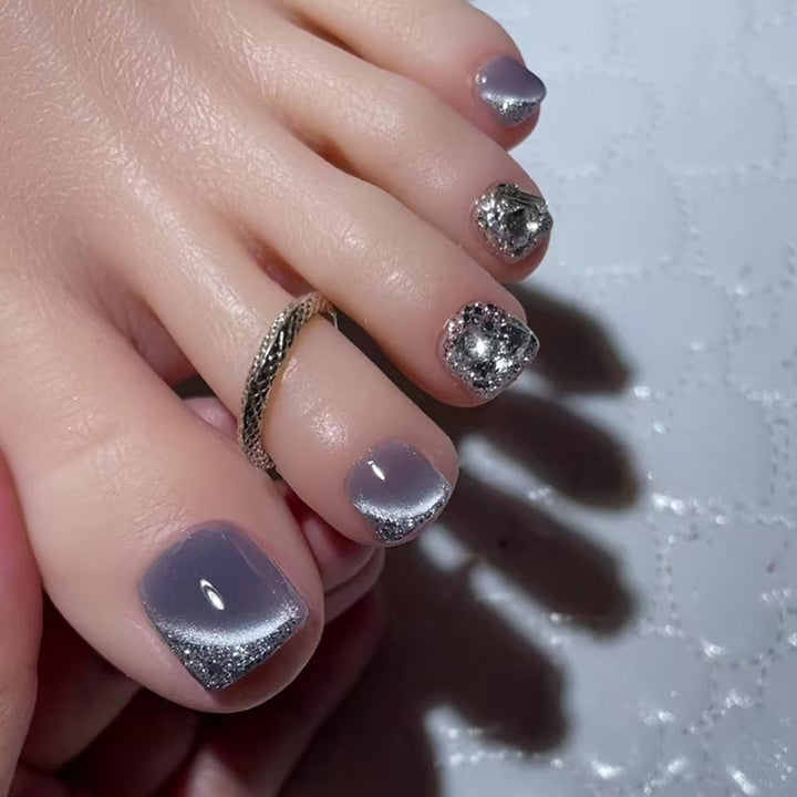 Glittering Toenail Art Bowlift