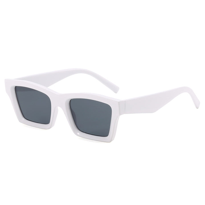 Ladies Trendy Sunglasses with Wide Frame Bowlift