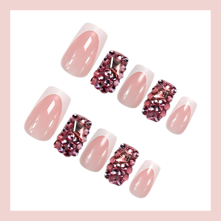 Artificial nail set with glamorous rhinestone decorations Bowlift